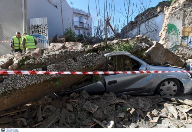 Βίντεο-ντοκουμέντο: Η στιγμή που καταρρέει το κτίριο στο Γκάζι
